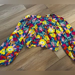 Aqua two-piece bubble sleeve and short set! NEVER WORN. Size XS